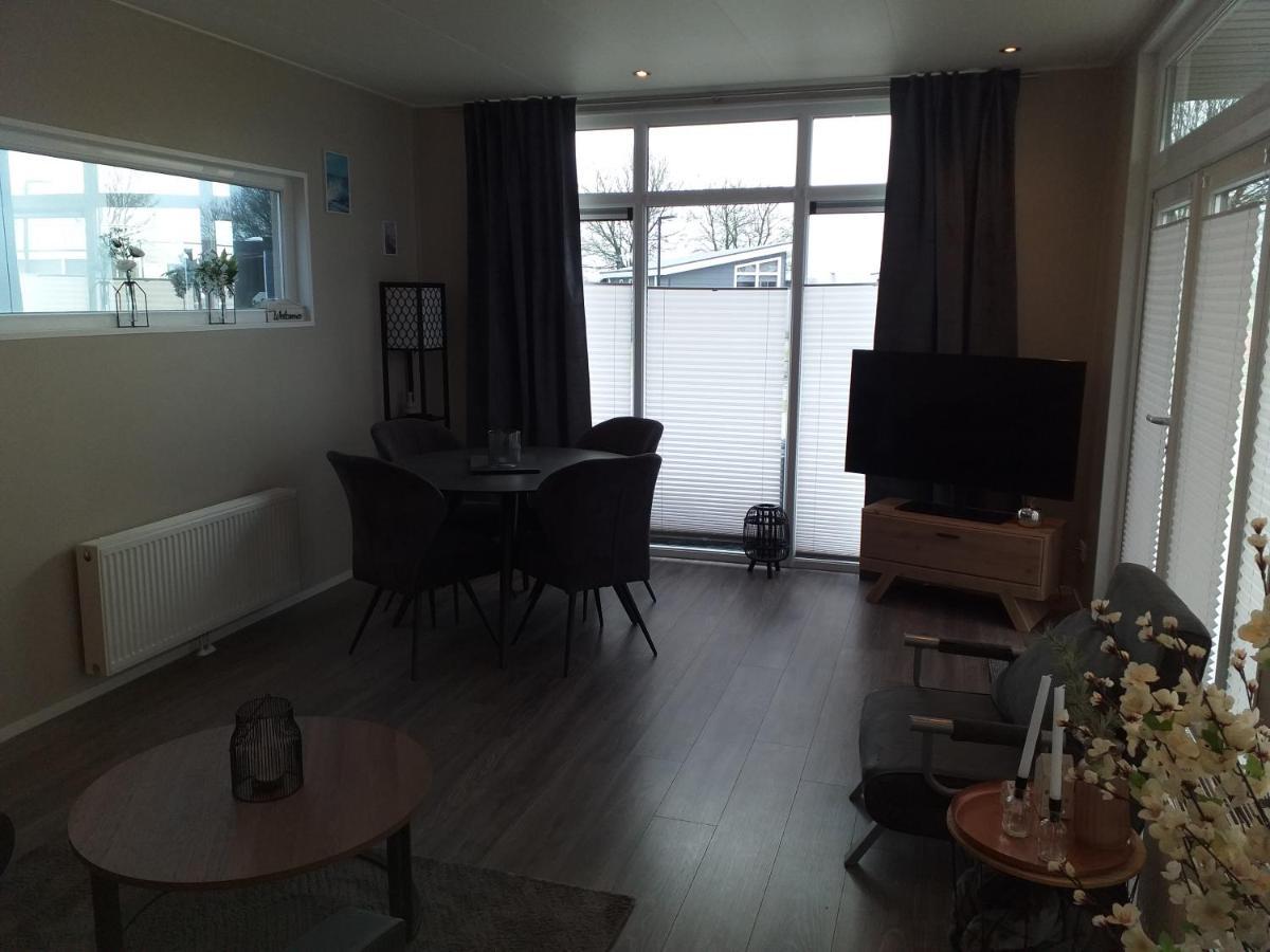Ferienhaus / Chalet / Bungalow Am See, Holland, Niederlande, Lathum Екстериор снимка