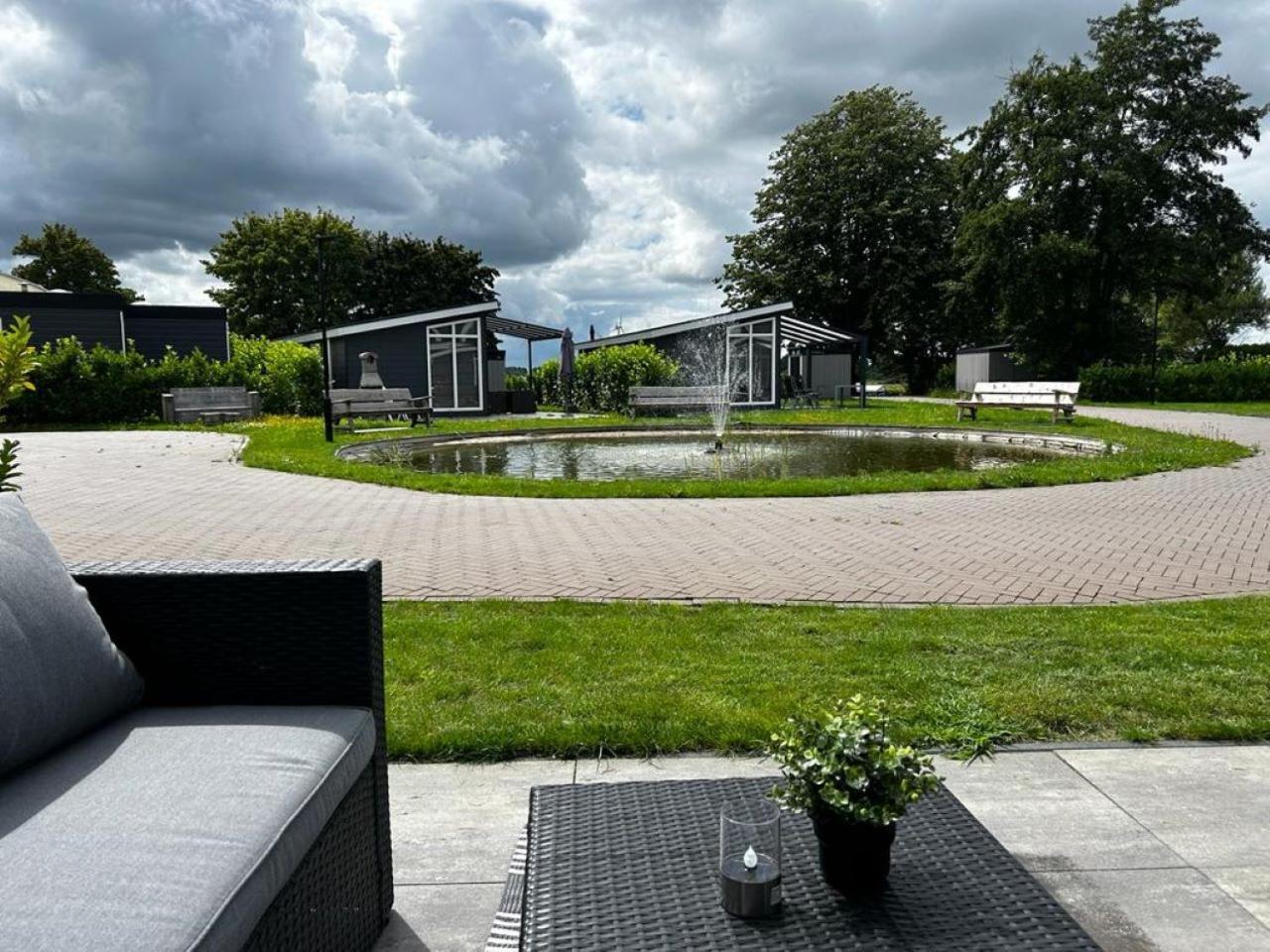 Ferienhaus / Chalet / Bungalow Am See, Holland, Niederlande, Lathum Екстериор снимка