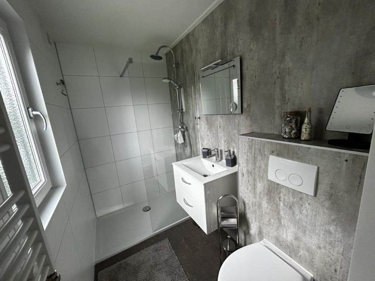 Ferienhaus / Chalet / Bungalow Am See, Holland, Niederlande, Lathum Екстериор снимка